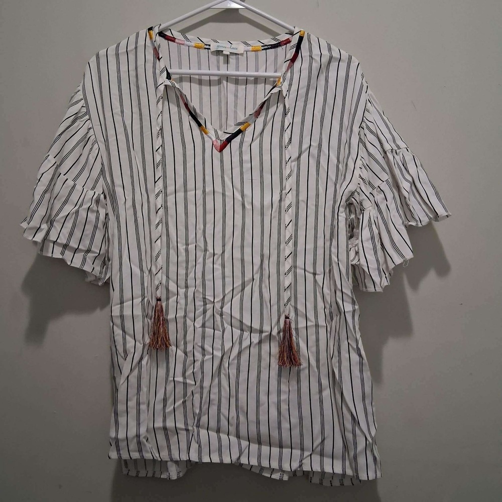 Grace & Lace Womens XS White Striped Ruffle Sleeve Tassel V-Neck Blouse 20B22-08